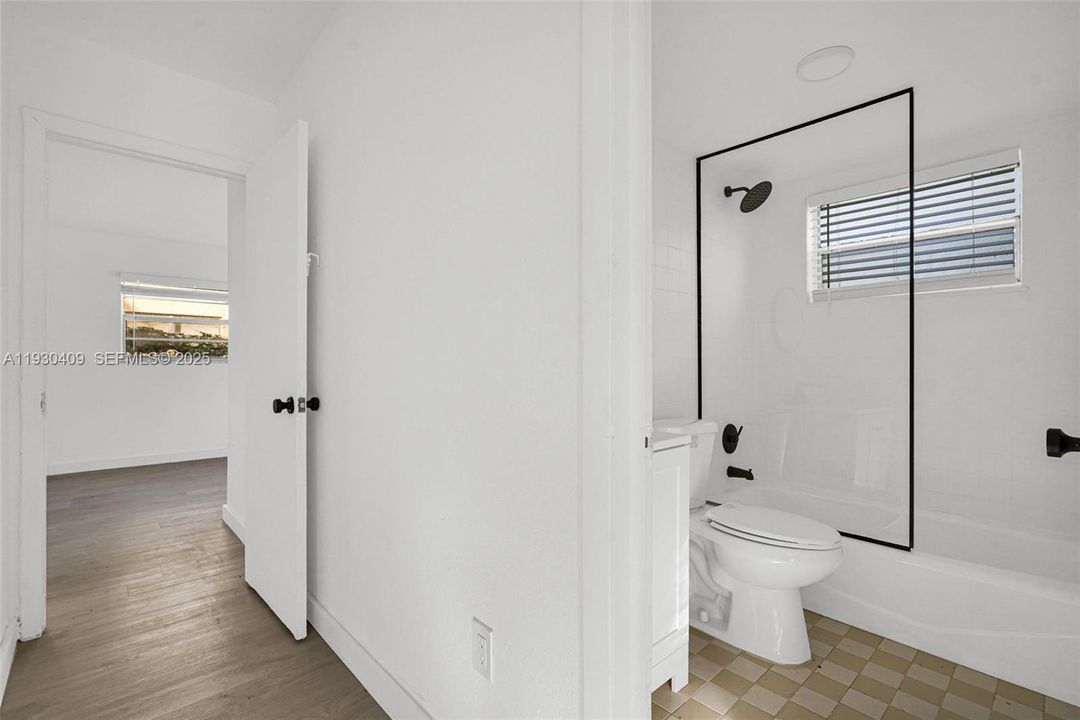 For Rent: $1,825 (1 beds, 1 baths, 1000 Square Feet)