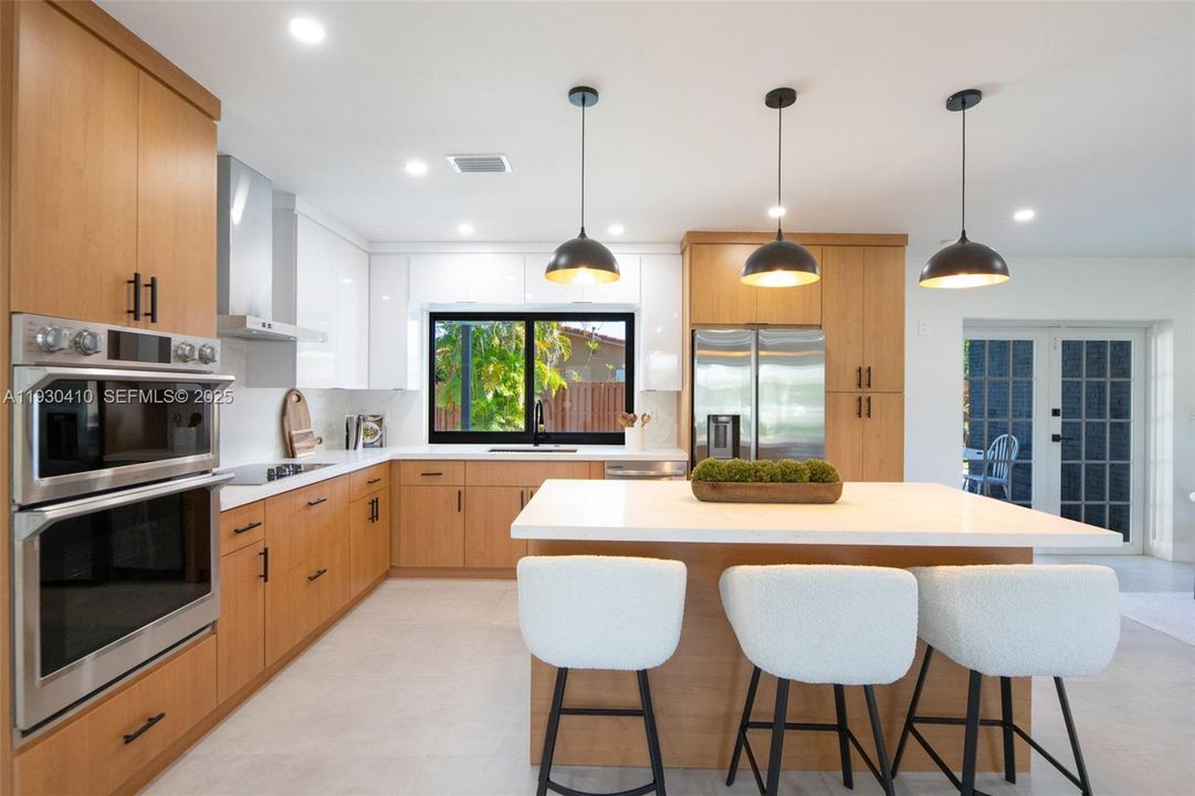 На продажу: $950,000 (4 спален, 3 ванн, 2215 Квадратных фут)