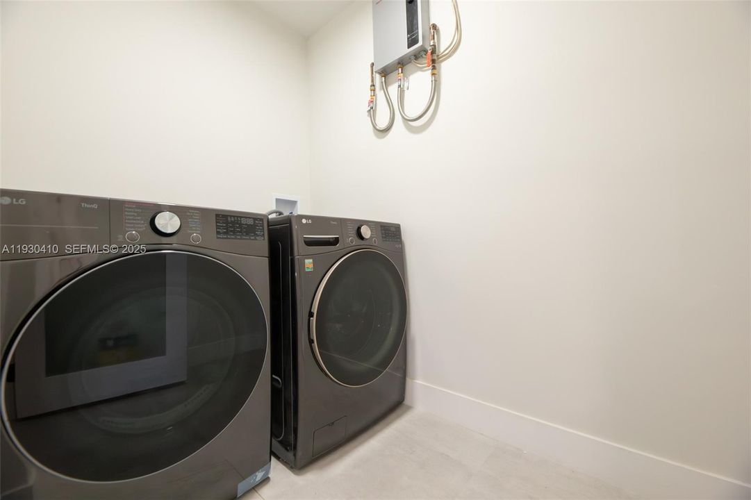 На продажу: $950,000 (4 спален, 3 ванн, 2215 Квадратных фут)