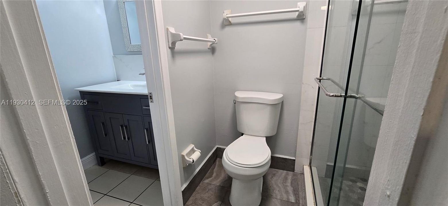 На продажу: $265,000 (2 спален, 1 ванн, 758 Квадратных фут)