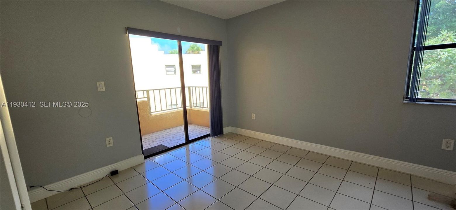 На продажу: $265,000 (2 спален, 1 ванн, 758 Квадратных фут)