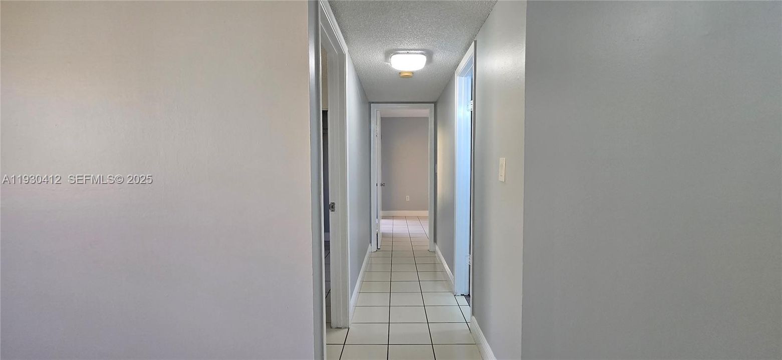 На продажу: $265,000 (2 спален, 1 ванн, 758 Квадратных фут)