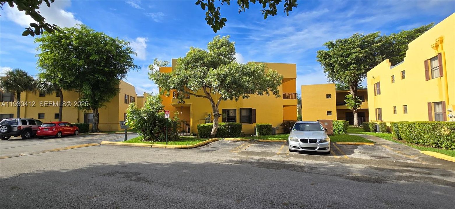 На продажу: $265,000 (2 спален, 1 ванн, 758 Квадратных фут)