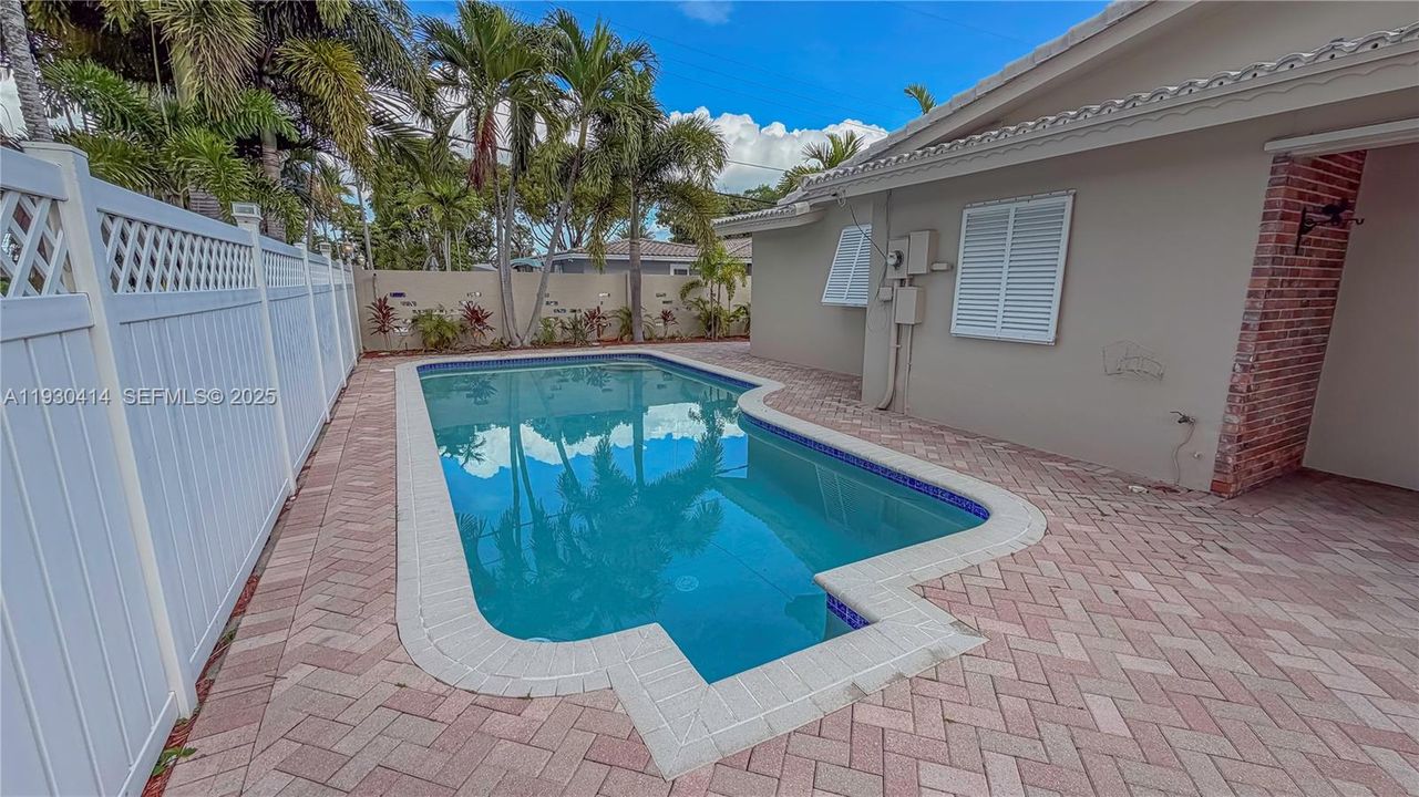 For Sale: $1,039,000 (4 beds, 3 baths, 2161 Square Feet)