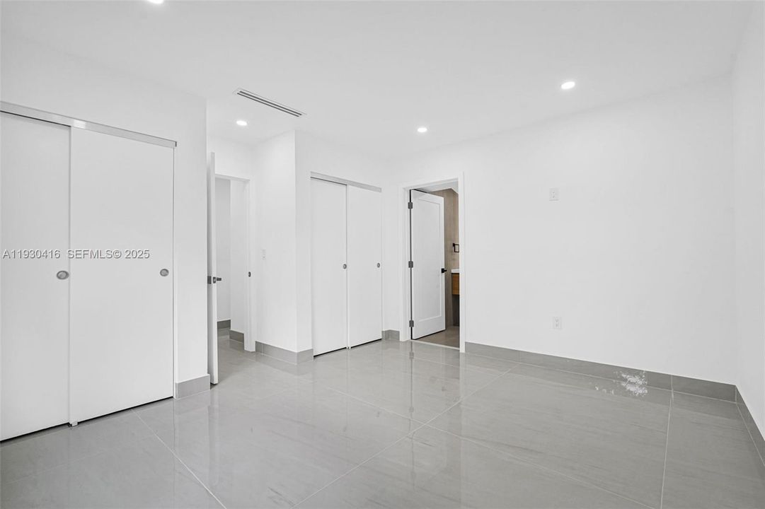 待售: $1,600,000 (5 贝兹, 4 浴室, 2108 平方英尺)