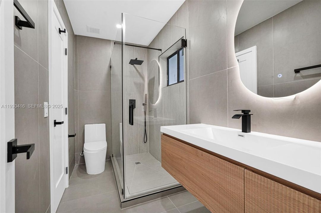 待售: $1,600,000 (5 贝兹, 4 浴室, 2108 平方英尺)