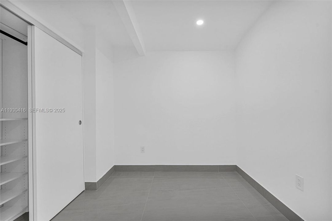 待售: $1,600,000 (5 贝兹, 4 浴室, 2108 平方英尺)