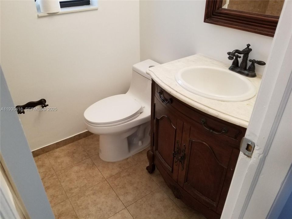 Hallway Bathroom with Tub Updated 2022