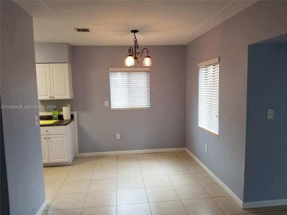 出租: $3,000 (3 贝兹, 2 浴室, 1511 平方英尺)