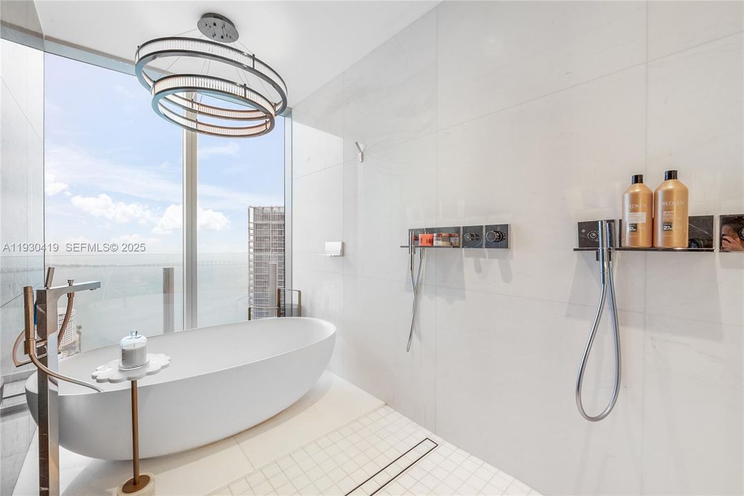 En Renta: $35,000 (3 camas, 5 baños, 3214 Pies cuadrados)