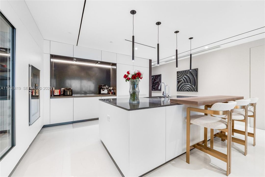 En Renta: $35,000 (3 camas, 5 baños, 3214 Pies cuadrados)