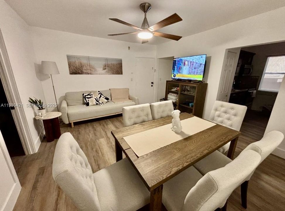 For Sale: $249,000 (1 beds, 1 baths, 568 Square Feet)