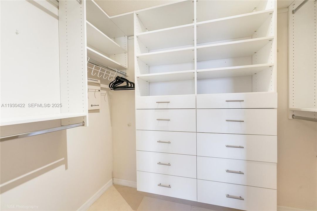 For Rent: $5,300 (2 beds, 2 baths, 1423 Square Feet)