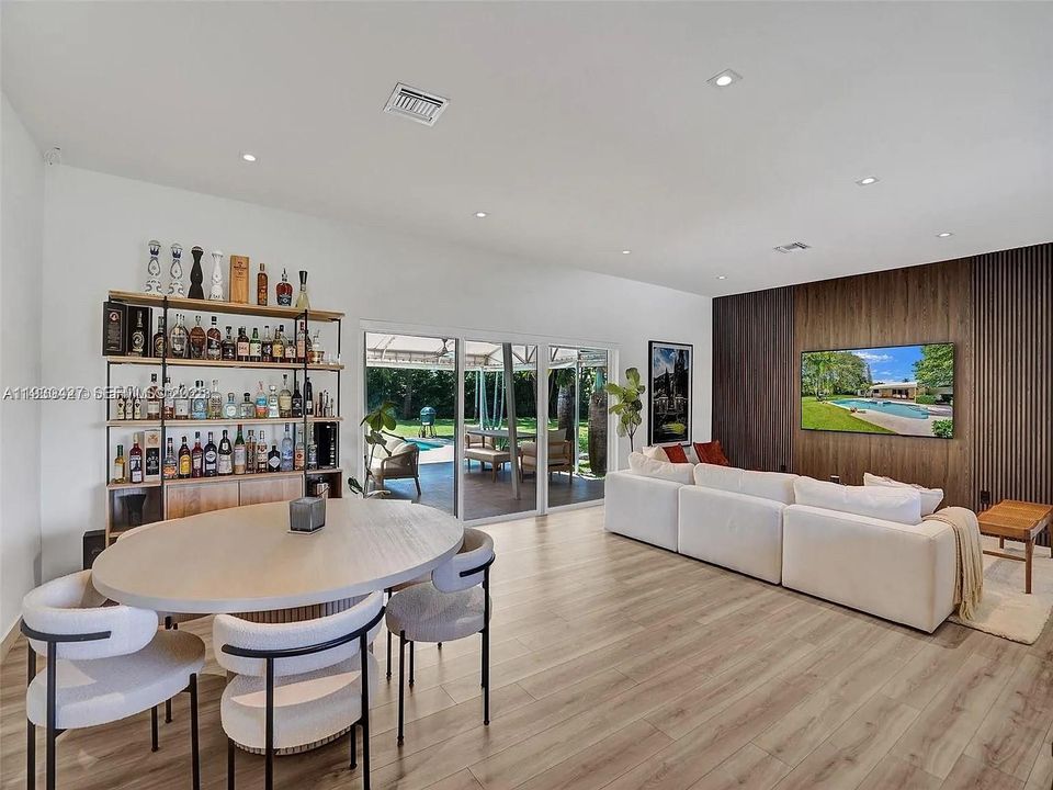 En Renta: $8,500 (3 camas, 2 baños, 1808 Pies cuadrados)