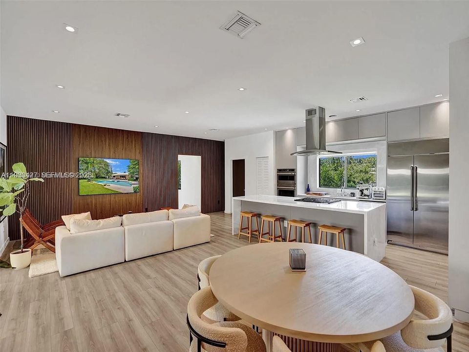 En Renta: $8,500 (3 camas, 2 baños, 1808 Pies cuadrados)