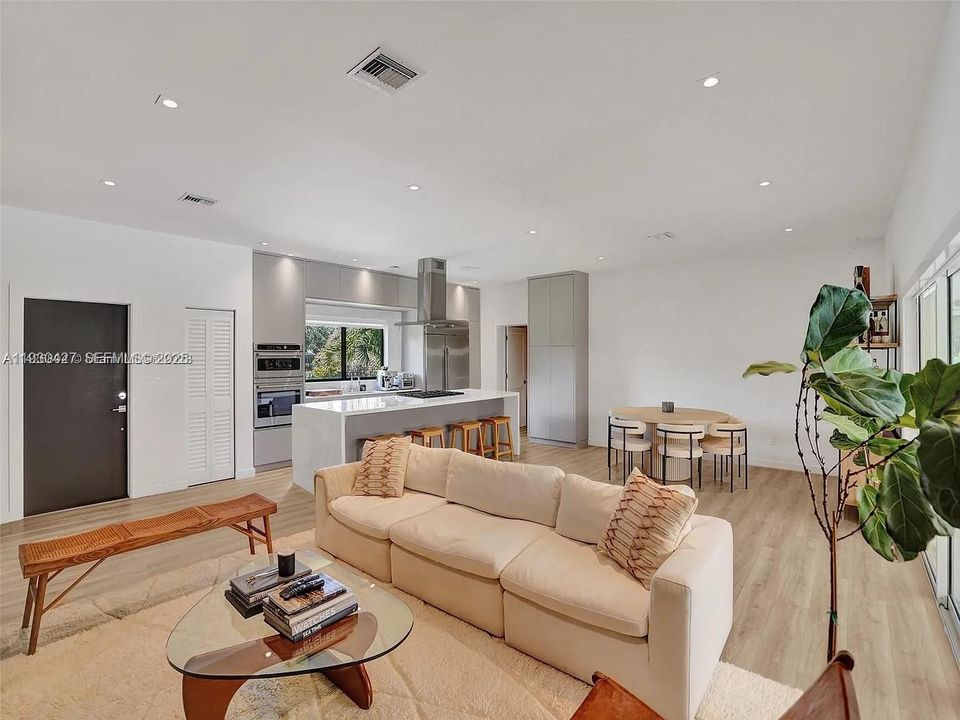 En Renta: $8,500 (3 camas, 2 baños, 1808 Pies cuadrados)