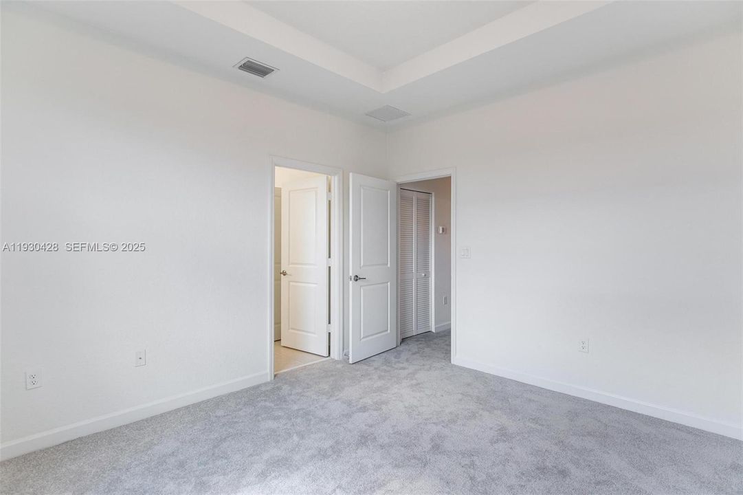 For Rent: $2,700 (3 beds, 2 baths, 1796 Square Feet)