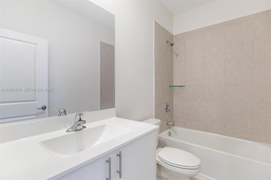 For Rent: $2,700 (3 beds, 2 baths, 1796 Square Feet)