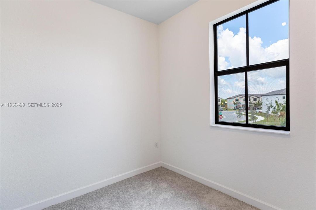 For Rent: $2,700 (3 beds, 2 baths, 1796 Square Feet)