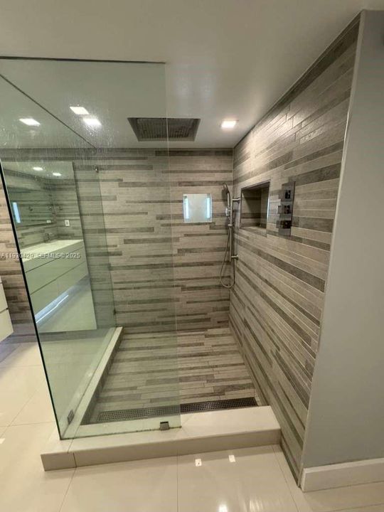 For Sale: $549,000 (2 beds, 2 baths, 1469 Square Feet)