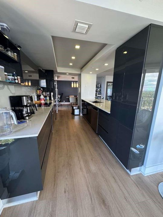 For Sale: $549,000 (2 beds, 2 baths, 1469 Square Feet)