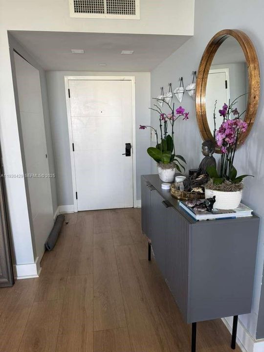 For Sale: $549,000 (2 beds, 2 baths, 1469 Square Feet)