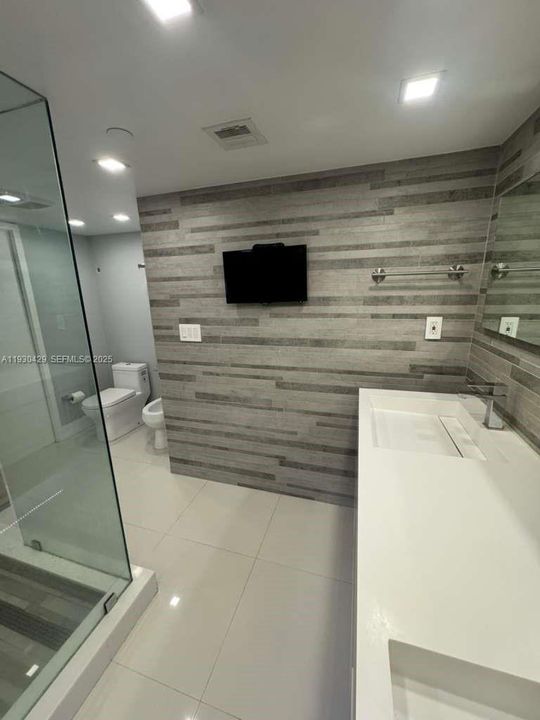 For Sale: $549,000 (2 beds, 2 baths, 1469 Square Feet)