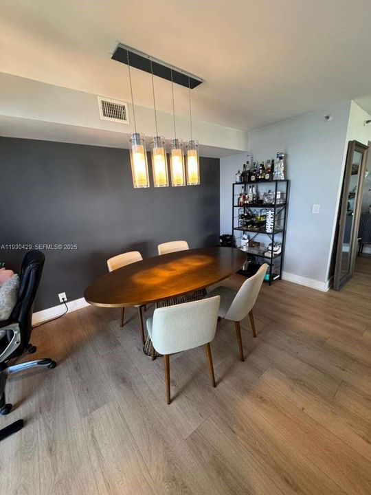 For Sale: $549,000 (2 beds, 2 baths, 1469 Square Feet)