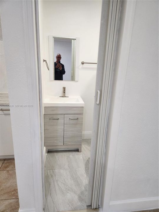 For Rent: $1,500 (1 beds, 1 baths, 1925 Square Feet)