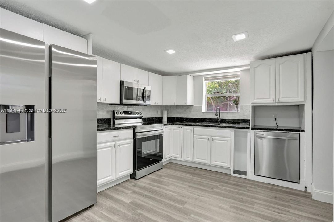 出租: $2,990 (3 贝兹, 2 浴室, 1399 平方英尺)