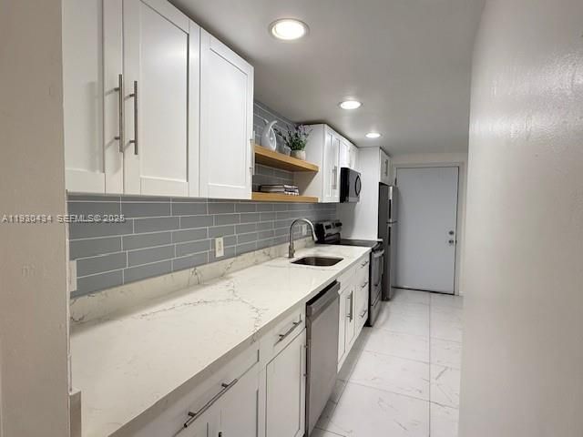 For Sale: $199,500 (1 beds, 1 baths, 865 Square Feet)