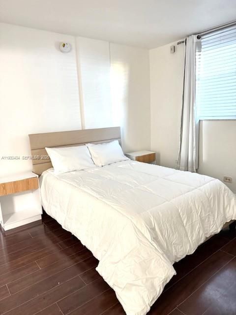 For Sale: $199,500 (1 beds, 1 baths, 865 Square Feet)