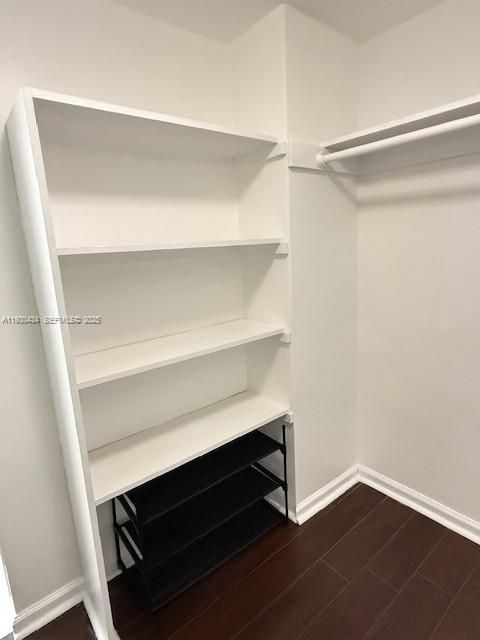 For Sale: $199,500 (1 beds, 1 baths, 865 Square Feet)