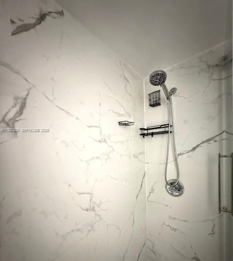 For Sale: $199,500 (1 beds, 1 baths, 865 Square Feet)