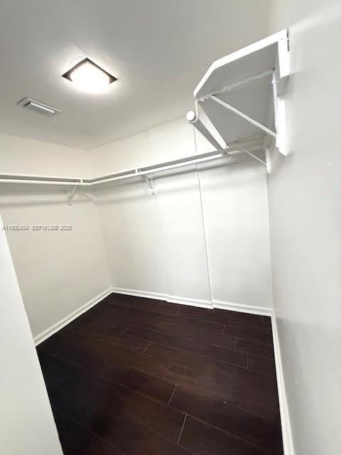 For Sale: $199,500 (1 beds, 1 baths, 865 Square Feet)