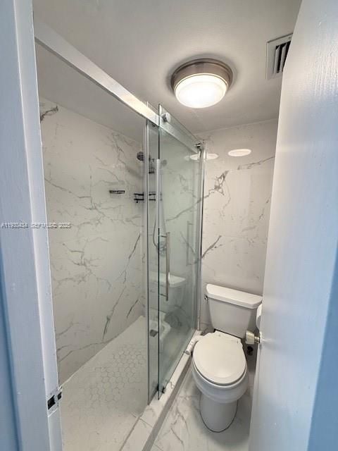 For Sale: $199,500 (1 beds, 1 baths, 865 Square Feet)