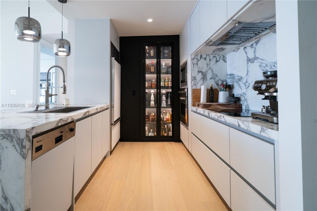 En Venta: $2,995,000 (2 camas, 2 baños, 1579 Pies cuadrados)