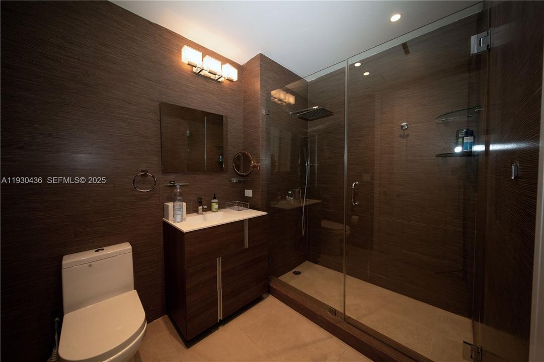 En Venta: $2,995,000 (2 camas, 2 baños, 1579 Pies cuadrados)