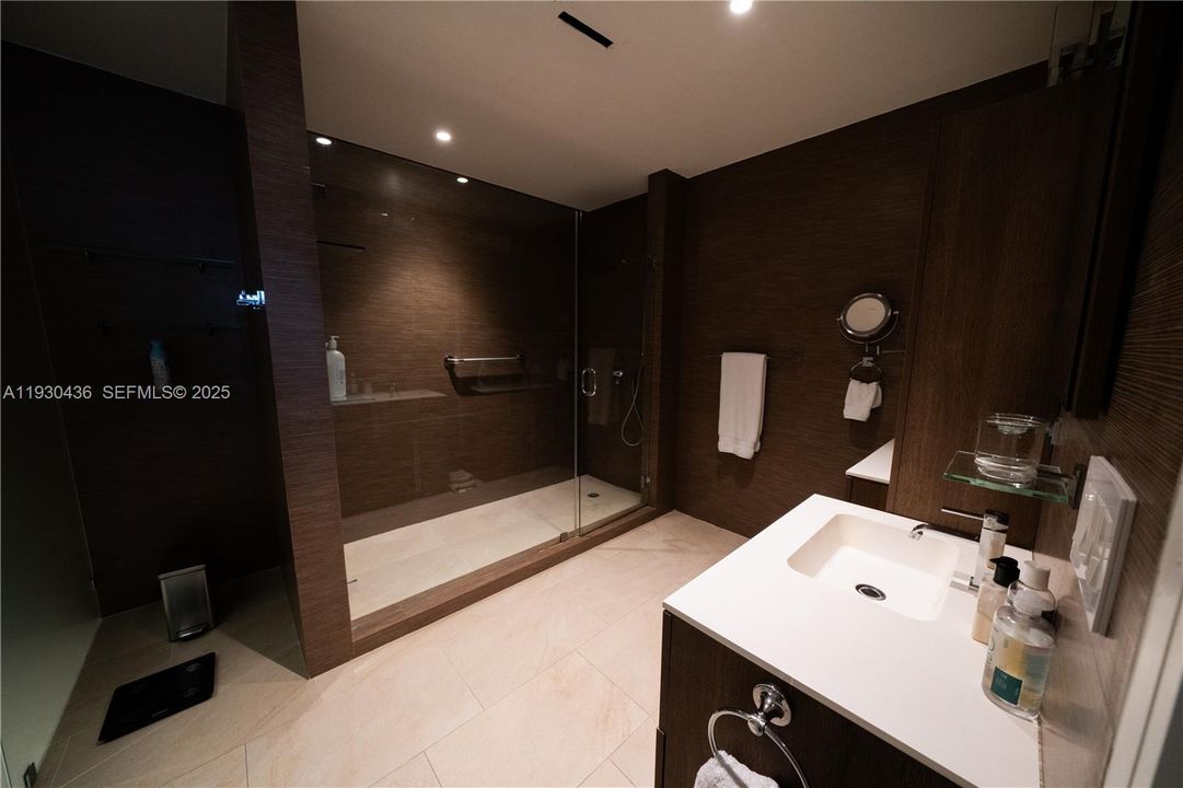 En Venta: $2,995,000 (2 camas, 2 baños, 1579 Pies cuadrados)