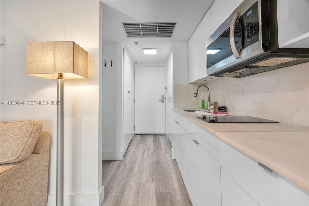 For Sale: $200,000 (0 beds, 1 baths, 360 Square Feet)