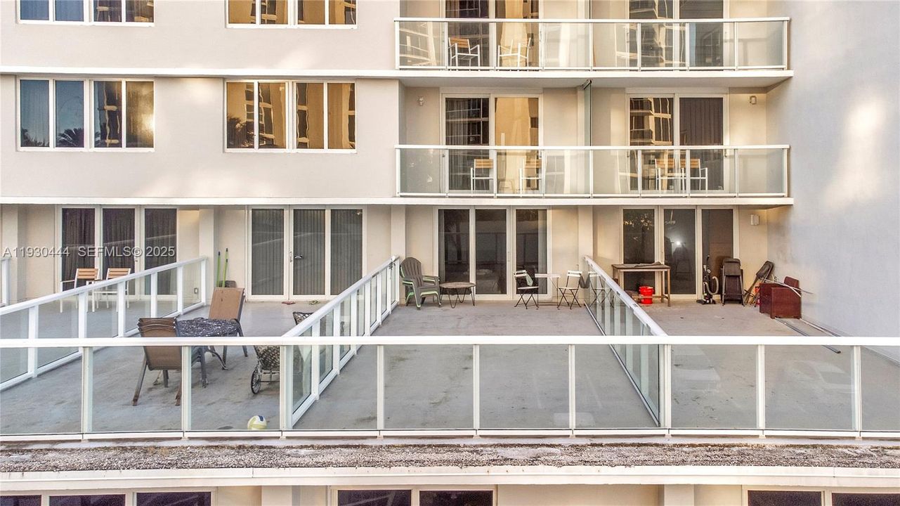 For Sale: $200,000 (0 beds, 1 baths, 360 Square Feet)