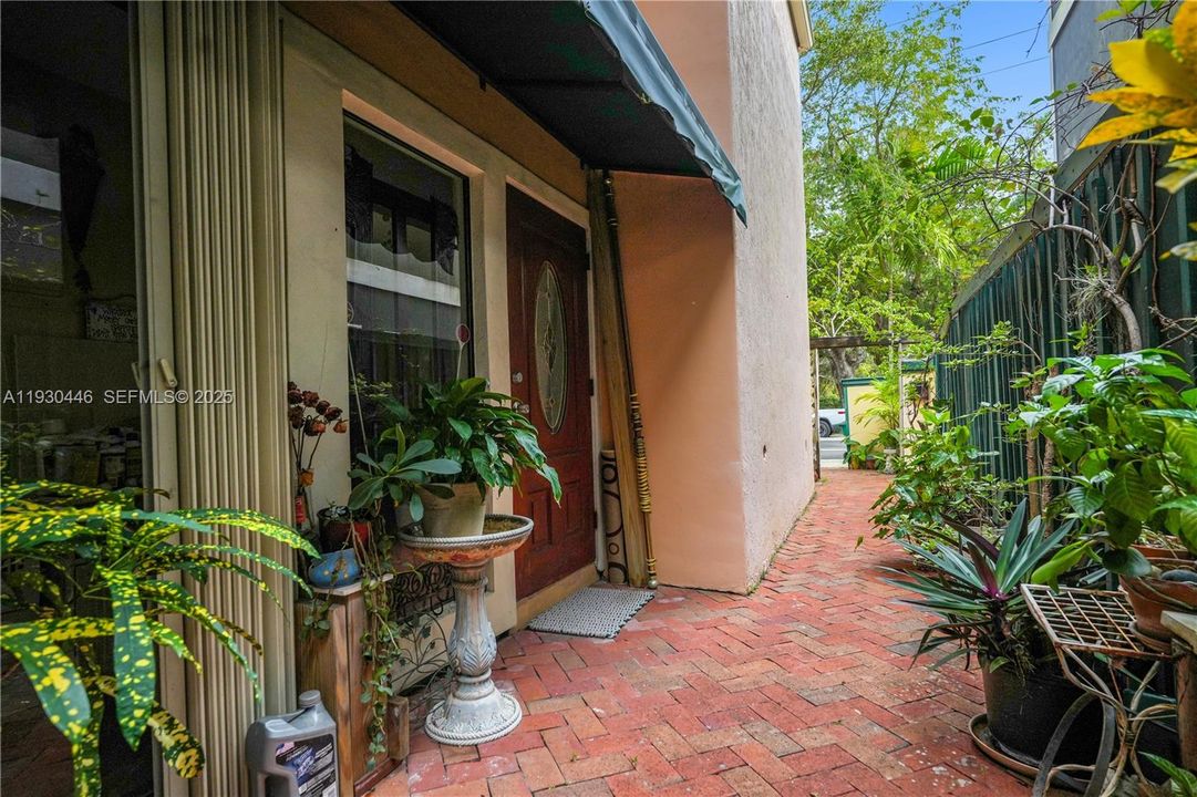 待售: $1,325,000 (3 贝兹, 3 浴室, 1575 平方英尺)