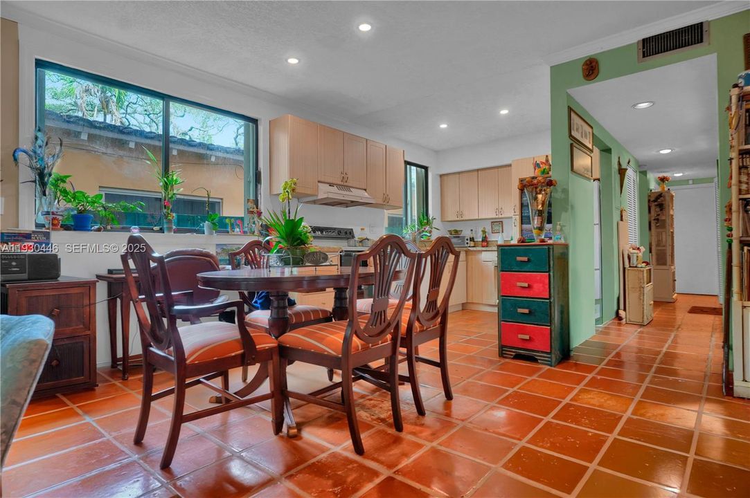 待售: $1,325,000 (3 贝兹, 3 浴室, 1575 平方英尺)