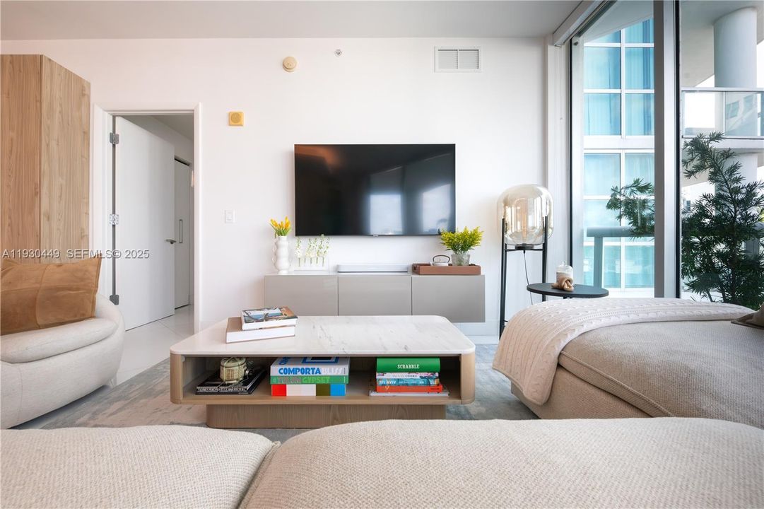 待售: $710,000 (2 贝兹, 2 浴室, 1432 平方英尺)