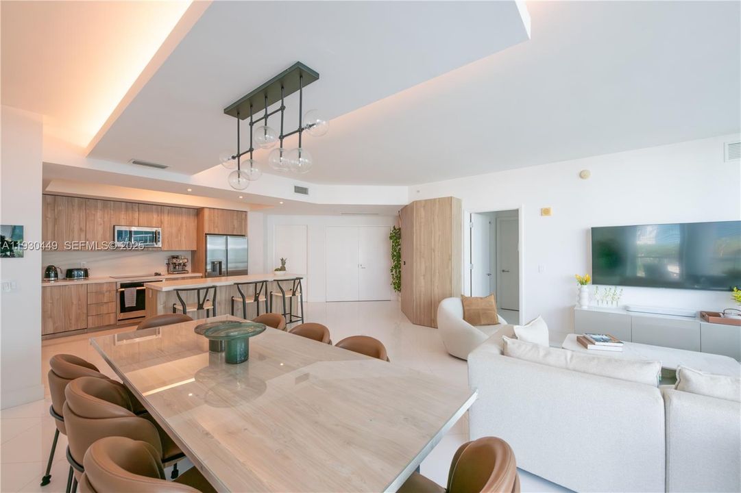 待售: $710,000 (2 贝兹, 2 浴室, 1432 平方英尺)