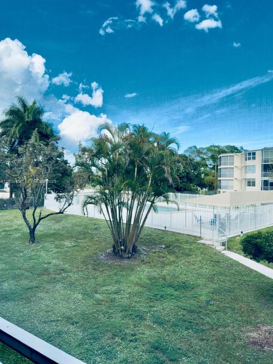 For Rent: $1,800 (1 beds, 1 baths, 898 Square Feet)