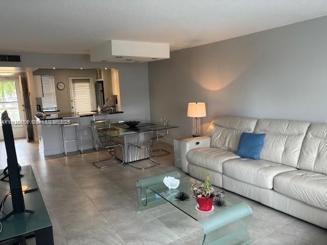 En Renta: $2,250 (1 camas, 1 baños, 749 Pies cuadrados)