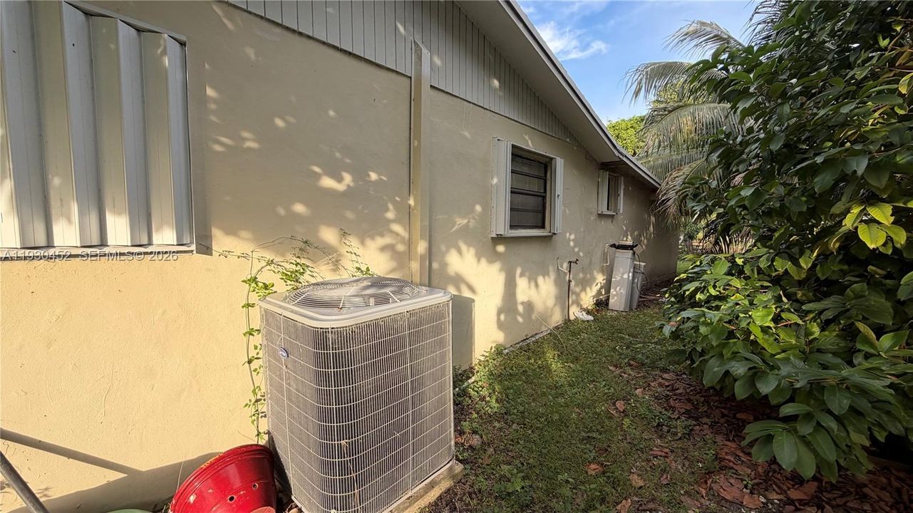 На продажу: $630,000 (4 спален, 2 ванн, 1640 Квадратных фут)