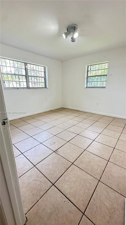 For Rent: $3,250 (3 beds, 2 baths, 1475 Square Feet)