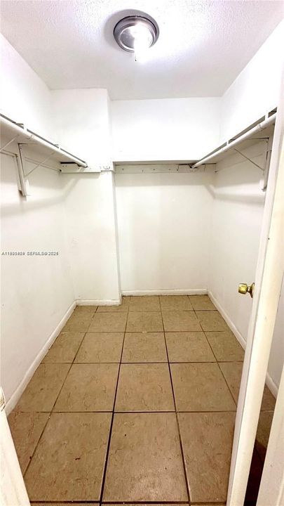 For Rent: $3,250 (3 beds, 2 baths, 1475 Square Feet)